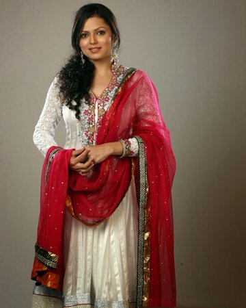Drashti Dhami