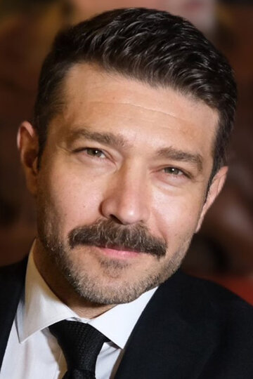 Эмре Башер