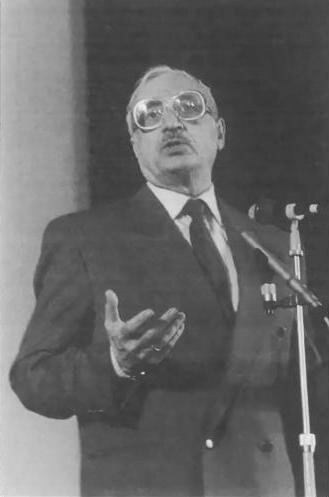 Василий Катанян